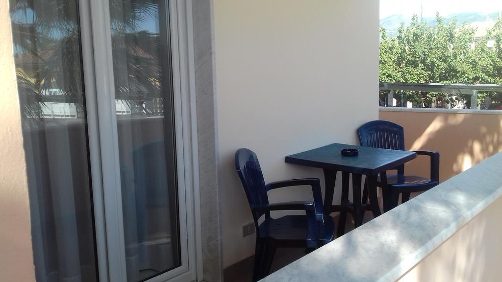 Villa Laura Residence Hotel Apartments & Studios Ascea Zewnętrze zdjęcie